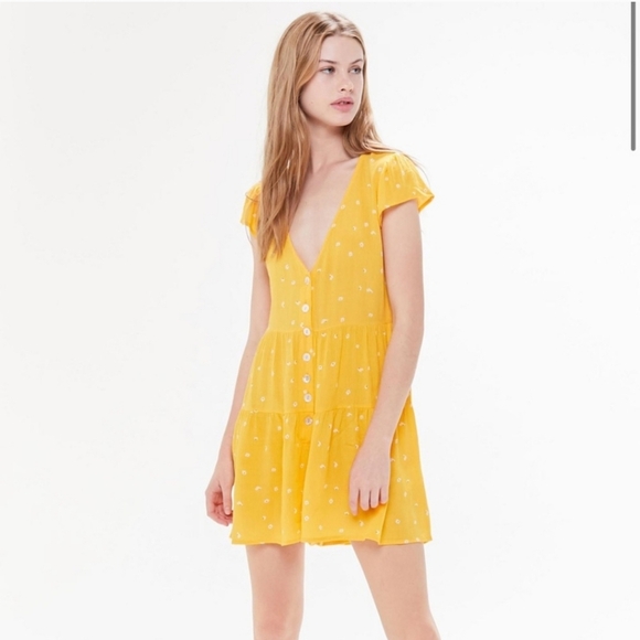 Urban Outfitters yellow women's short jumpsuit with flowers size xs-tp and tiere - Picture 1 of 13